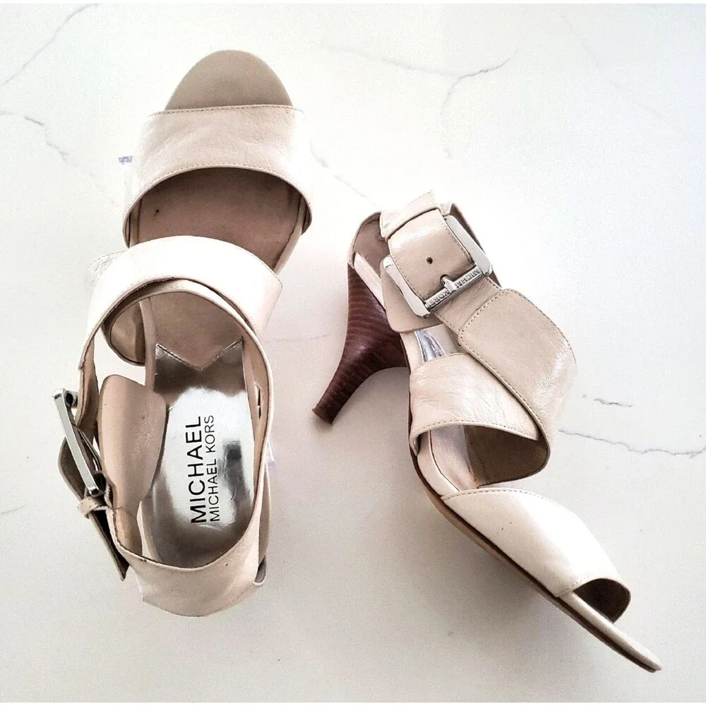 Michael Kors Women's Sandals Size 7.5 Beige Genuine Leather 3.5